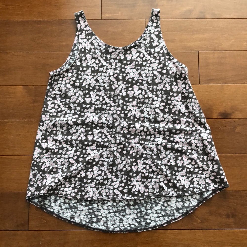Old Navy tank!